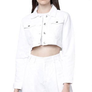 Veste en jean blanche pour femme de haute qualité, style streetwear, avec logo personnalisé, durable, coupe ample, effet déchiré. - Product Image 1