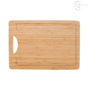 Planche à découper en bois à finition naturelle, bords lisses, écologique, antibactérienne, passe au lave-vaisselle, épaisseur 1,5 cm, conçue pour le confort - Product Image 6