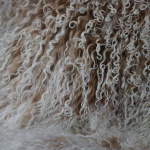 Paneles de piel de oveja tibetana con punta de ostra al por mayor, placas de piel de cordero de Mongolia esmerilada blanca personalizadas para muebles - Product Image 4