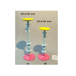 Paire de bougeoirs décoratifs en aluminium, base rose, tige bleue, sommet jaune, multicolore, décoration d'intérieur, centre de table élégant pour Noël - Product Image 1
