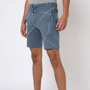 Shorts de sport à carreaux pour hommes, taille élastique, taille mi-haute, en toile légère, séchage rapide, avec poches - Product Image 1