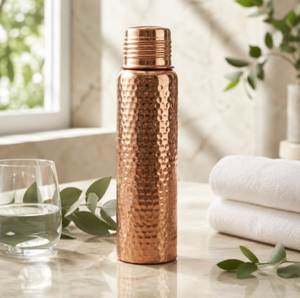 Bouteille d'eau en cuivre de forme traditionnelle, finition durable, couvercle écologique pour l'hydratation quotidienne, les trajets professionnels et les activités de plein air - Product Image 2