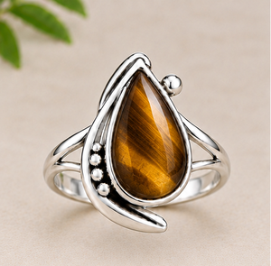 Anillo de Plata de Ley 925 con Ojo de Tigre |   Anillo de Piedra Preciosa de Ojo de Tigre en Forma de Lágrima Hecho a Mano |   Joyería llamativa en tono marrón dorado - Product Image 1