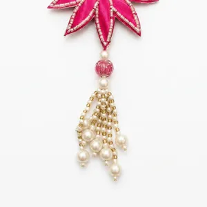 Décoration murale bohème en fleurs avec des pompons en perles et des perles roses pour la décoration de mariage et de la maison - Product Image 6