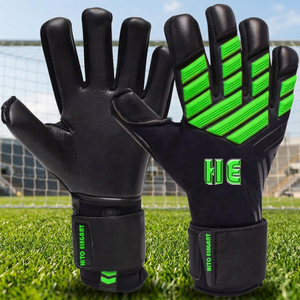Gants de gardien de but avec super adhérence et protection des doigts, en latex allemand, personnalisables pour les professionnels, couleur vert et noir - Product Image 3