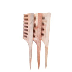 Peigne en bambou fait main avec manche ergonomique, brosse en bois naturel pour salon professionnel et usage domestique durable - Product Image 1