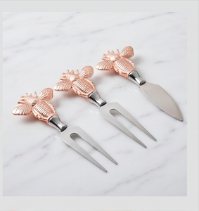 Ensemble de 3 couteaux à fromage en forme d'abeille avec manches en cuivre, fourchette et spatule en acier inoxydable pour la cuisine - Product Image 3