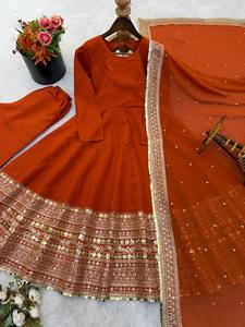 Robe Anarkali brodée orange avec dupatta, tenue ethnique pour femmes, ensemble indien pakistanais pour mariage et fête - Product Image 4
