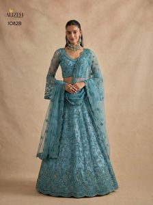 Ensemble 3 pièces de style boutique pour soirée, comprenant un Lehenga Choli papillon de créateur avec doublure en soie Banglori non cousue, vêtements ethniques - Product Image 3