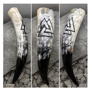 Chope à bière en corne de Viking - Style vintage, finition polie, personnalisable, écologique, abordable - Product Image 6