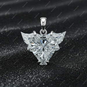 Pendentif de luxe en moissanite taille trilobée, en argent sterling fin plaqué or, motif ailes géométriques, pendentif et breloque raffinés - Product Image 2