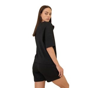 Conjunto de Dos Piezas para Mujer, a la Moda 2025, Transpirable, Bordado, Ligero, Personalizado, Camisa y Pantalón Corto en Color Negro - Product Image 4