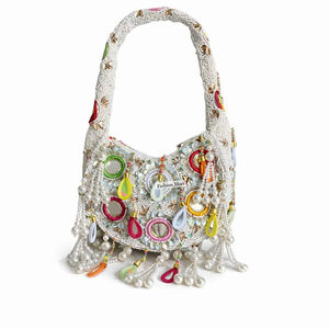 กระเป๋าถืองานฝีมือประดับลูกปัดสำหรับผู้หญิง สีตามสั่ง กระเป๋าออกงาน MOQ ต่ำ ขายส่ง - Product Image 1