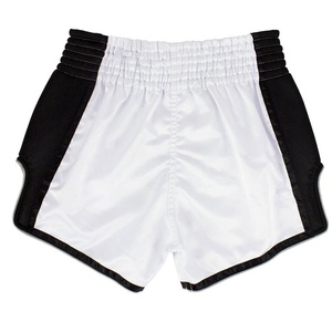 Shorts de boxe unisexes blancs avec empiècements latéraux en mesh noir, coupe classique, respirants, en polyester, pour arts martiaux, taille adulte - Product Image 5