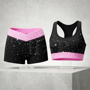 Ensemble d'uniforme de cheerleading à une épaule orné de strass, 2 pièces : crop top et jupe, tenue d'entraînement personnalisée avec strass - Product Image 6