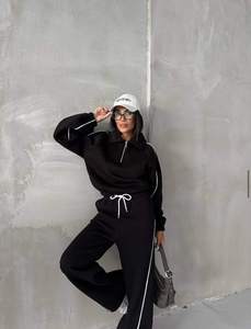 Combinaison noire pour femme, tenue décontractée streetwear avec baskets à capuchon, coupe décontractée, mode urbaine moderne, style quotidien, vêtements d'été - Product Image 5