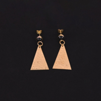 Boucles d'oreilles tendance en or plaqué or avec triangle en onyx noir