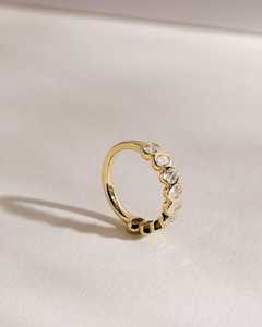 แหวนเพชรทรงรีสั่งทำพิเศษ ประดับเพชรครึ่งวงแบบ Eternity ทองคำแท้ 18K เครื่องประดับชั้นดี ของขวัญแต่งงานสำหรับคนรัก - Product Image 3