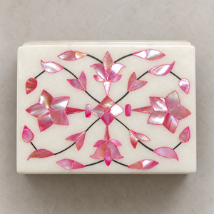 Boîte à bijoux carrée en marbre gravé Stonecrafts International MOP027 avec couvercle, rangement et présentoir, design moderne, Noël, Uttar Pradesh - Product Image 3