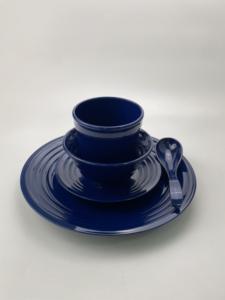 Vaisselle écologique moulée par injection MIT Precision PGT : tasses, bols, cuillères et assiettes - Bleu nuit foncé - Product Image 3