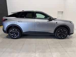 OFFRE EXCLUSIVE 2025 3008 SUV 1.2 PURETECH GT HYBRID - Product Image 3
