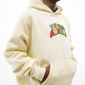 Sweat à capuche surdimensionné personnalisé pour homme, couleur crème, avec logo brodé multicolore sur la poitrine et poche kangourou - Product Image 3