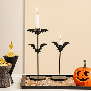 Portavelas Metálico con Forma de Ala de Murciélago, Portavelas Vampírico para Halloween, Portavelas Espeluznante con Forma de Murciélago - Product Image 1