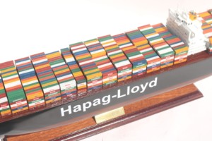 Maqueta de Barco Portacontenedores HAPAG LLOYD COLOMBO EXPRESS, Hecha a Mano en Madera, para Decoración del Hogar, Artículo Coleccionable, Regalo Empresarial Global - Product Image 4