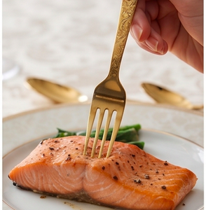 Elegante Juego de Cucharas para Postre con Diseño de Hoja en Latón, Cuchillo y Tenedor de Acero Inoxidable con Recubrimiento PVD Dorado, Cubertería de Cocina - Product Image 5