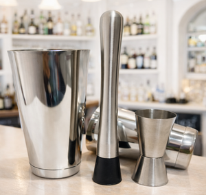 Ensemble de shaker à cocktails de luxe en acier inoxydable avec doseur |   Kit d'accessoires de bar haut de gamme |   Qualité alimentaire, résistant à la rouille, compatible lave-vaisselle | - Product Image 1