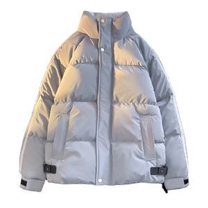 เสื้อแจ็คเก็ตพัฟเฟอร์ผ้าแคนวาสคอตั้ง แต่งโลโก้ด้านหน้า สไตล์แฟชั่นใหม่ แห้งเร็ว ระบายอากาศได้ดี เหมาะสำหรับฤดูหนาว สำหรับผู้ชายและผู้หญิง - Product Image 1