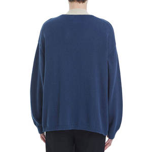 Cardigan en tricot bleu pour homme à col en V avec bordure beige et boutons en bois, style automne, couleur unie, manches longues - Product Image 3