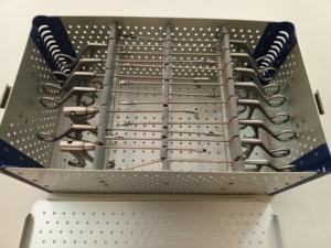 Nouvel ensemble de forceps d'arthroscopie manuels pour chirurgie du genou, 15 pièces, boîte de stérilisation bleue, certifié CE ISO, garantie 3 ans, par Dentavex - Product Image 3