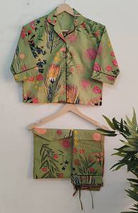 Conjunto de Pijamas Personalizados para Familias, 100% Algodón |   Ropa de Dormir Floral con Estampado a Mano |   Conjunto de Ropa de Dormir para Mujeres, Hombres y Niños - Product Image 6