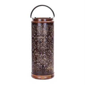 Farol de metal perforado con asa de cuero para decoración navideña - Product Image 1