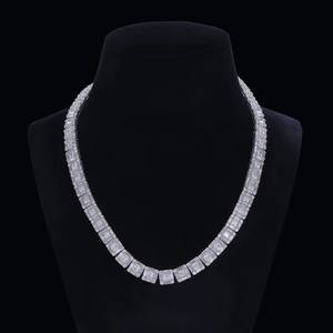 Collier de luxe en argent sterling 925, maille cubaine Miami, entièrement serti de moissanite – Certifié, cadeau unisexe pour mariages et anniversaires - Product Image 1