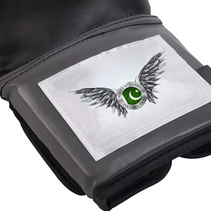 Guantes de Boxeo de Cuero Genuino Duraderos y Personalizables, Logotipo Personalizado, Estilo Profesional de Muay Thai, Impermeables y Ligeros - Product Image 4