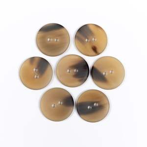 Botones Redondos de Cuerno de Búfalo Natural, Pulidos/Tallados, con 4 Agujeros, Ecológicos, Duraderos y Sostenibles para Prendas y Ropa - Product Image 3