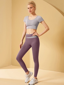 Ensemble de yoga sans couture Atlaset Premium en trois pièces pour femmes, vêtements de fitness, leggings taille haute, soutien-gorge de sport, veste, logo personnalisé OEM ODM - Product Image 4