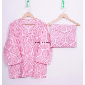 ชุดนอนผู้หญิงลายดอกไม้ทำมือ แขนสามส่วน คอวี เอวยางยืด เนื้อผ้านุ่ม ระบายอากาศได้ดี แห้งเร็ว เรียบลื่น ผ้าฝ้าย 100% - Product Image 2