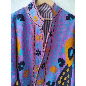 Chaqueta de Algodón Estilo Vintage Suzani, Bordado Floral Morado, Estilo Boho Chic, Ropa Exterior para Mujer - Product Image 4
