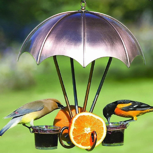 ที่ให้อาหารนกแบบแขวนทำจากโลหะทองแดงขัดเงา ยี่ห้อ Audubon รุ่น Oriole ดีไซน์ร่มทองแดง - Product Image 2