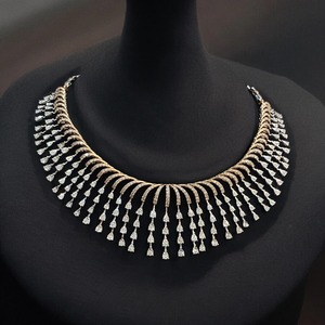 Magnifique collier ras du cou en or massif 18 carats plaqué rhodium avec diamants naturels ronds taille brillant de 5,73 carats certifiés IGI - Product Image 1