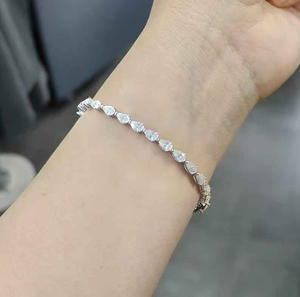 กำไลข้อมือโมอิสซาไนต์ทรงเทนนิส กำไลเงินหรูหรา ประดับด้วยเพชรเม็ดกลมระยิบระยับ เครื่องประดับแฟชั่นสุดหรู กำไลข้อมือผู้หญิง ของขวัญสำหรับเธอ - Product Image 1