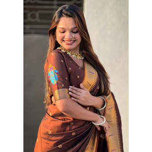 Sari de Seda Paithani Tradicional Tejido con Hilo Zari de Café Elite Weaves, Ropa India y Pakistaní Especial - Product Image 4