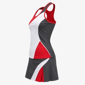 Uniforme de tenis para mujer con tela transpirable y comodidad elástica diseñado para un movimiento suave durante el juego activo en la cancha. - Product Image 2