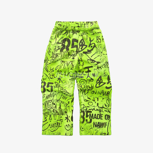 Conjunto de Sudadera con Capucha y Pantalones Deportivos Estampados en Verde Neón, Estilo Moderno - Product Image 3