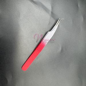 Pinzas para pestañas de acero inoxidable sostenibles, agarre de diamante plateado puntiagudo, antimagnético, aislamiento de 45 grados, recubrimiento en polvo suave - Product Image 6