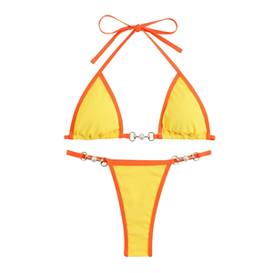 Ensemble bikini deux pièces pour femme, jaune et orange contrastés, très extensible, avec détail logo perlé sur le bas et haut croisé - Product Image 1