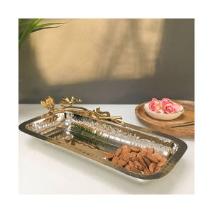 Plateau de service décoratif de style premium pour Noël, idéal pour les hôtels, restaurants et fêtes - Product Image 2